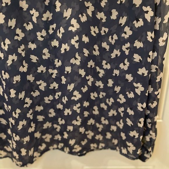 Small Alice Blue Sheer Button Cheetah Top NEW - Picture 4 of 12